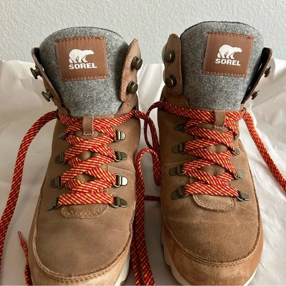 Sorel Tan Boots with bold Red, orange yellow Laces - Picture 12 of 15